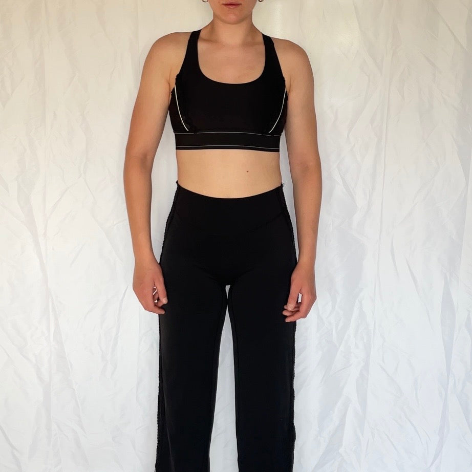 Yoga tights med lige ben og blomster detaljer