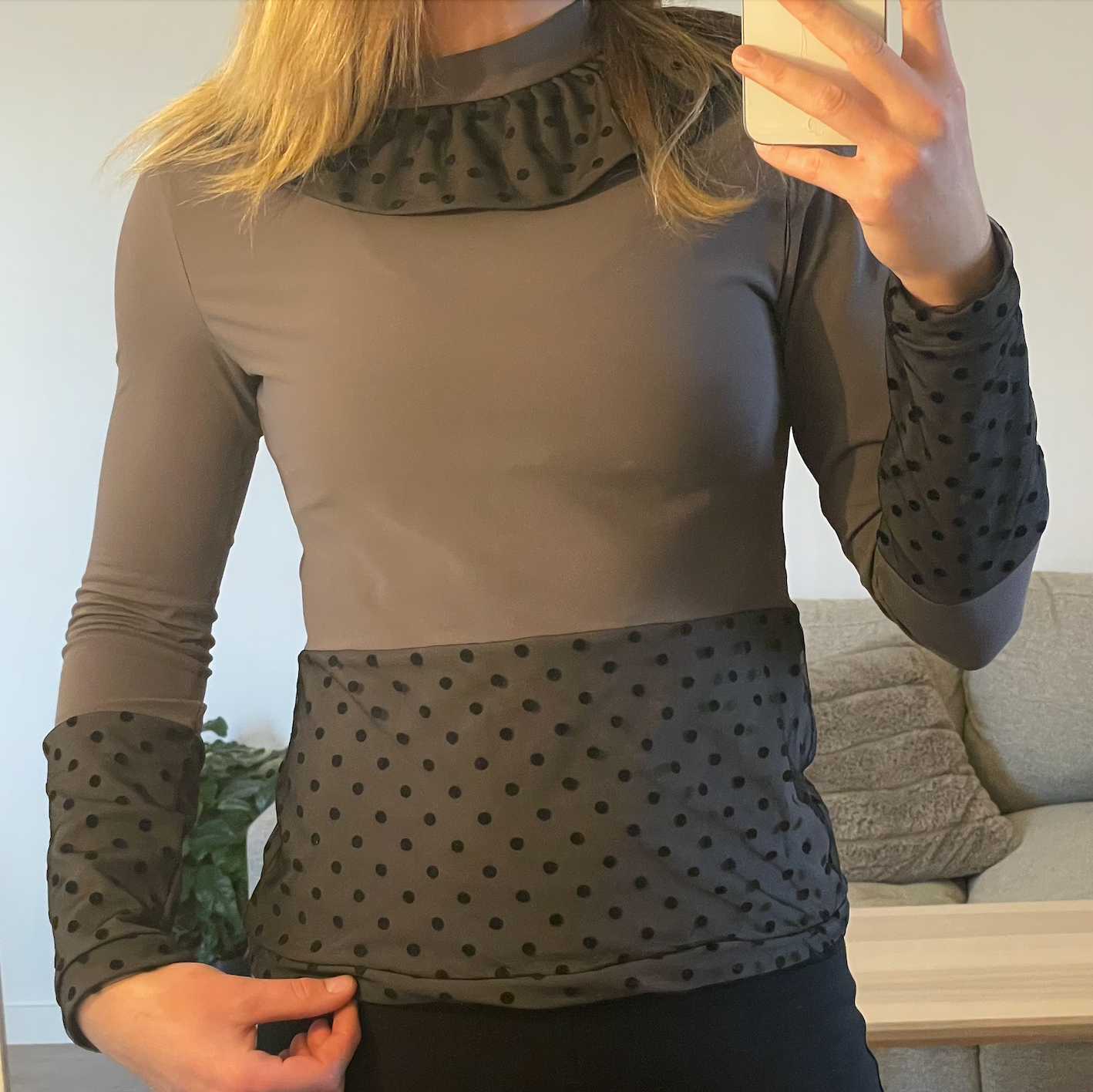 Træningstrøje med prikket mesh og krave – Grå/Sort